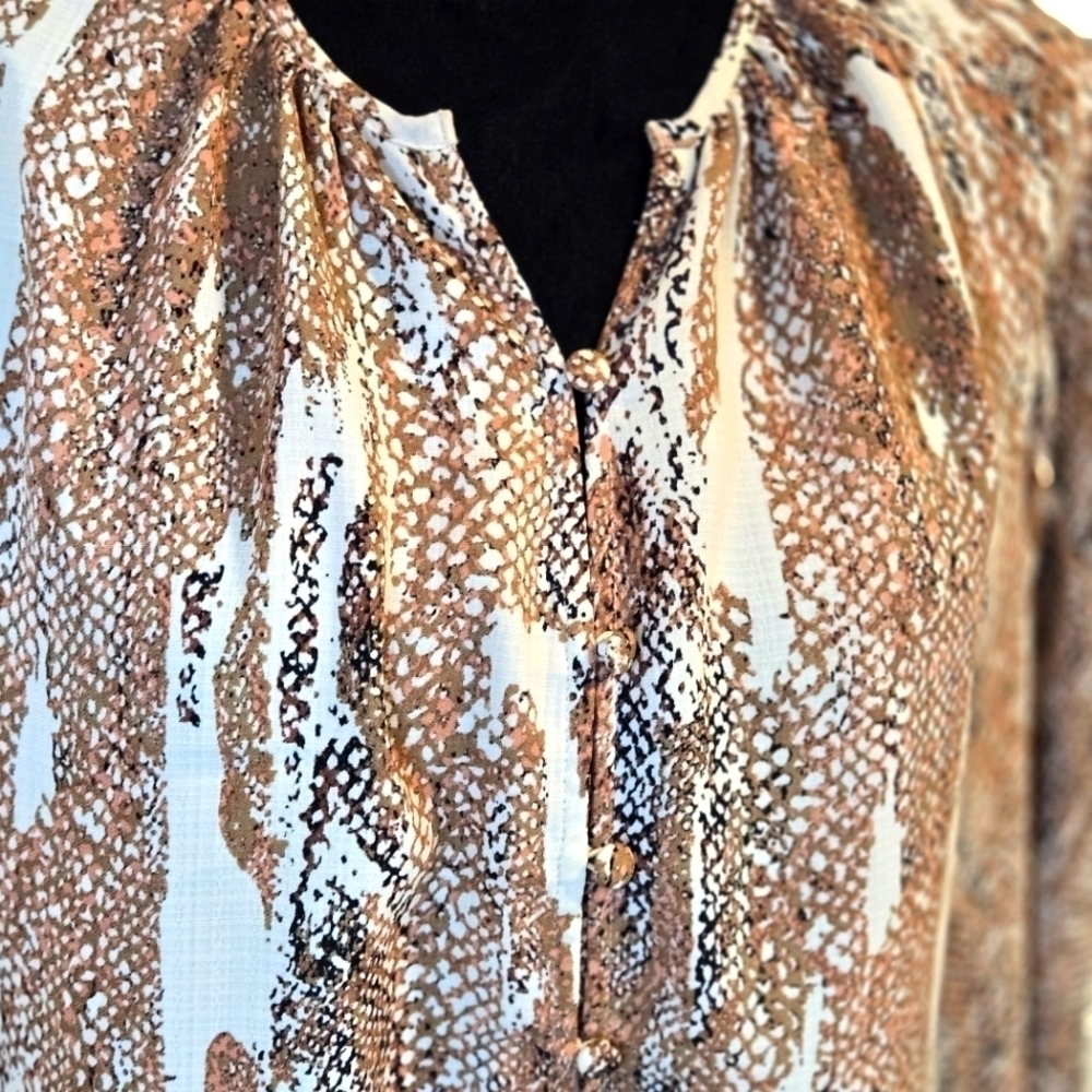 Nine West Blouse Top Women's M White Brown Snake Skin Print V Neck Button Front